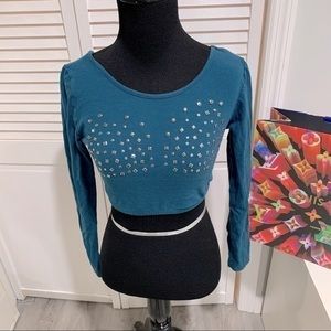 Long sleeve blue crop top with silver studs 💙